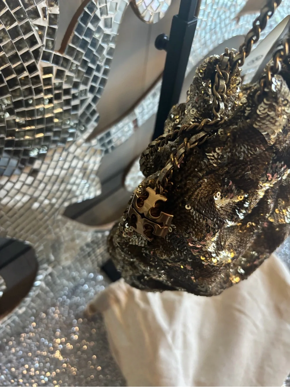 ⭐️Tory Burch Fleming Sequin Mini Hobo 18kt Gold ⭐️